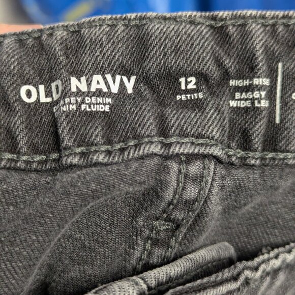 Old Navy High-Waisted Baggy Wide-Leg Trouser Jeans - Picture 8 of 8